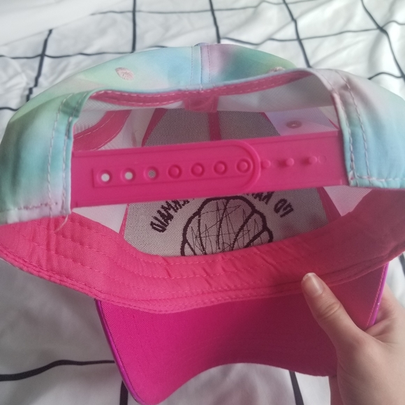 *NWOT!* Beachy Seashell Mermaid Hat 🧜‍♀️🐚 - Picture 8 of 8